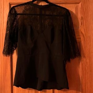 Lace sleeved blouse